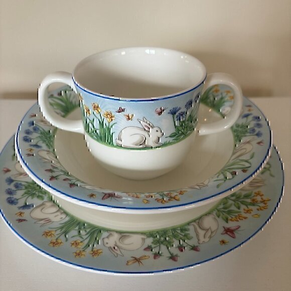 Tiffany & Co. 3 Piece Baby Set "Tiffany Meadows" with Bunny Rabbit - Picture 2 of 11